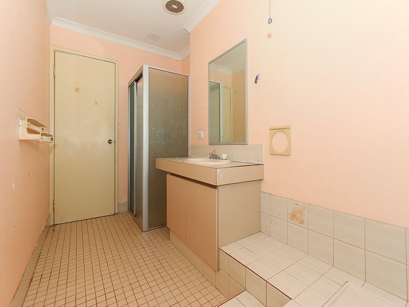 35 Cantua Way, Forrestfield WA 6058