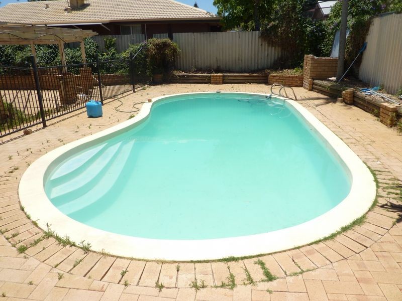 35 Cantua Way, Forrestfield WA 6058