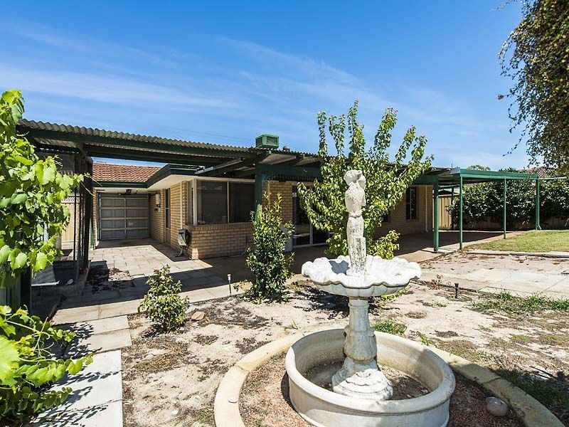 166 Newburn Road, High Wycombe WA 6057