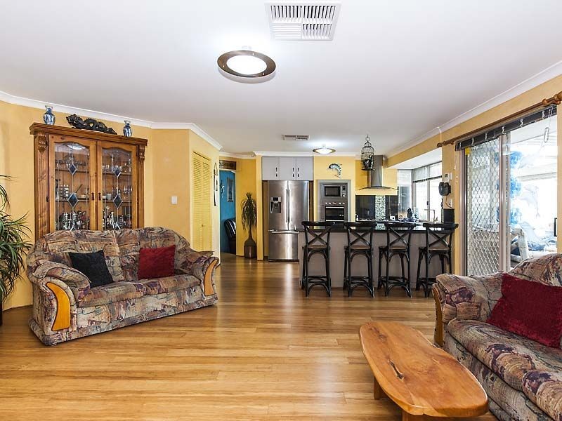 6 Coola Place, High Wycombe WA 6057