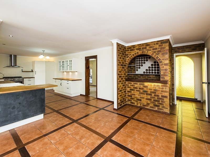 7 Valiant Close, Lesmurdie WA 6076