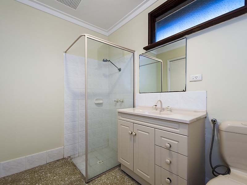 24 Sherborne Road, Gooseberry Hill WA 6076