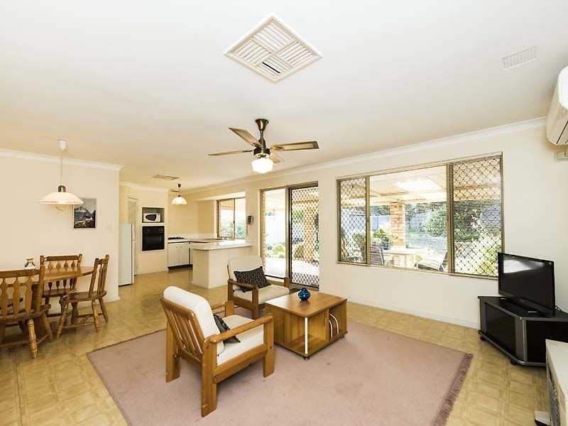 22 Blamire Road, Kalamunda WA 6076