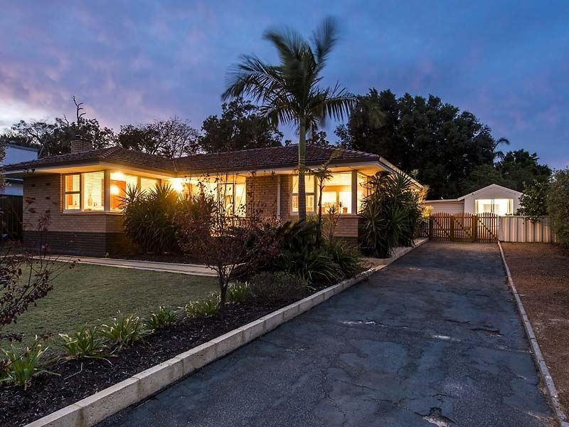 18 Blamire Road, Kalamunda WA 6076