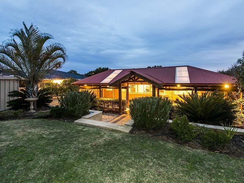 18 Blamire Road, Kalamunda WA 6076