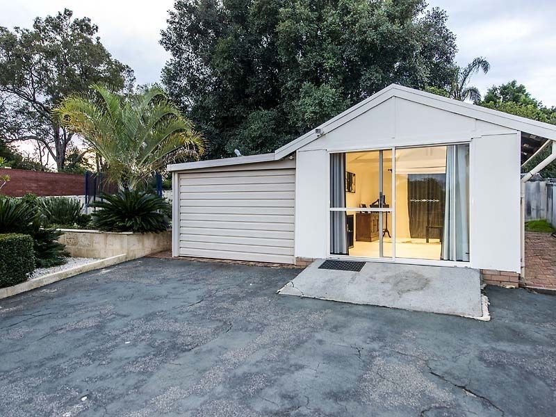 18 Blamire Road, Kalamunda WA 6076