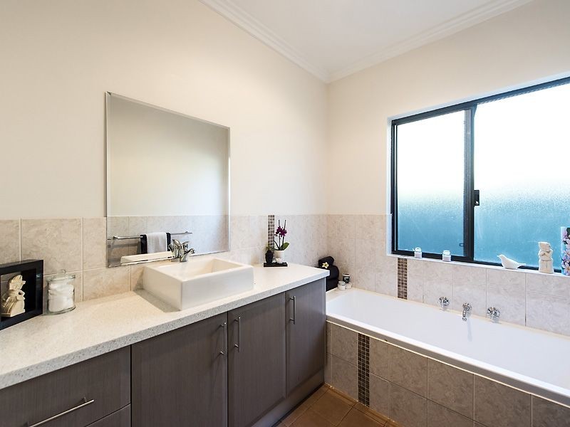 2A Bandalong Way, High Wycombe WA 6057