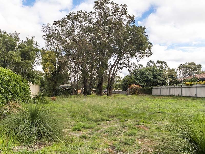 72 Temby Avenue, Kalamunda WA 6076