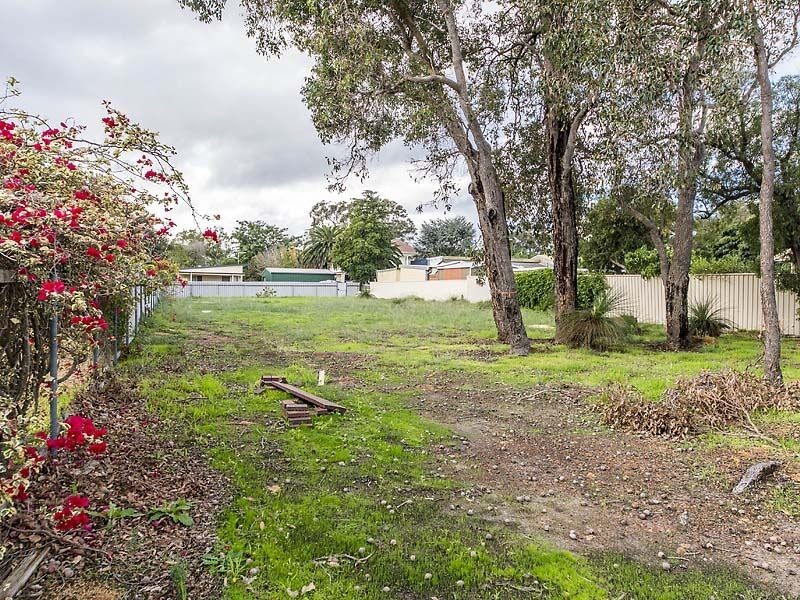 72 Temby Avenue, Kalamunda WA 6076