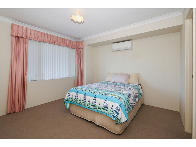 14 Brentwood Road, Wattle Grove WA 6107