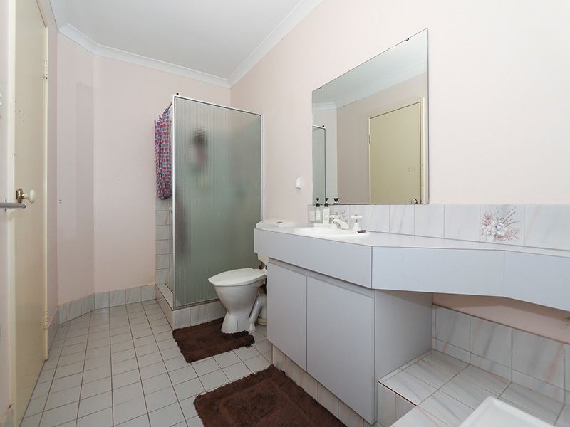 14 Brentwood Road, Wattle Grove WA 6107