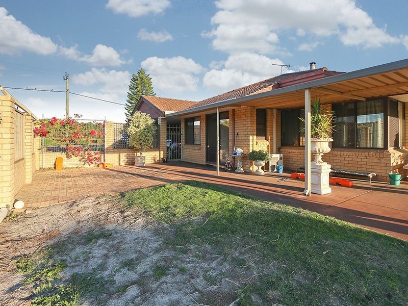 14 Brentwood Road, Wattle Grove WA 6107