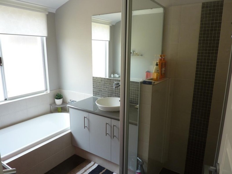 14 Brentwood Road, Wattle Grove WA 6107