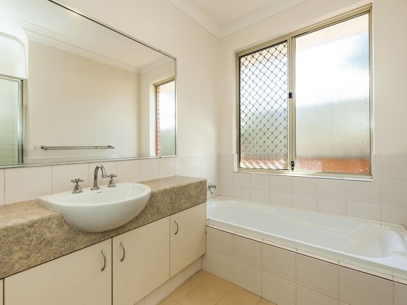 1A Boonooloo Court, Kalamunda WA 6076