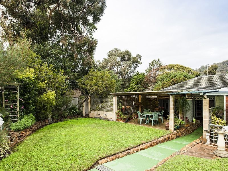 140 Kalamunda Road, Gooseberry Hill WA 6076