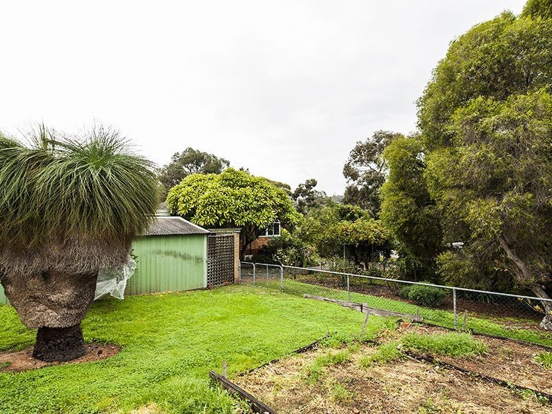 140 Kalamunda Road, Gooseberry Hill WA 6076