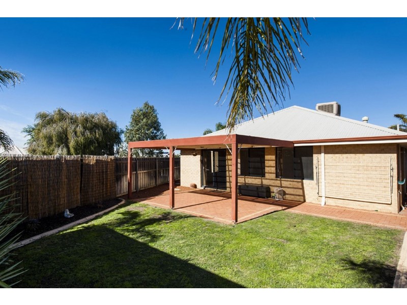 7 Clover Way, Ellenbrook WA 6069