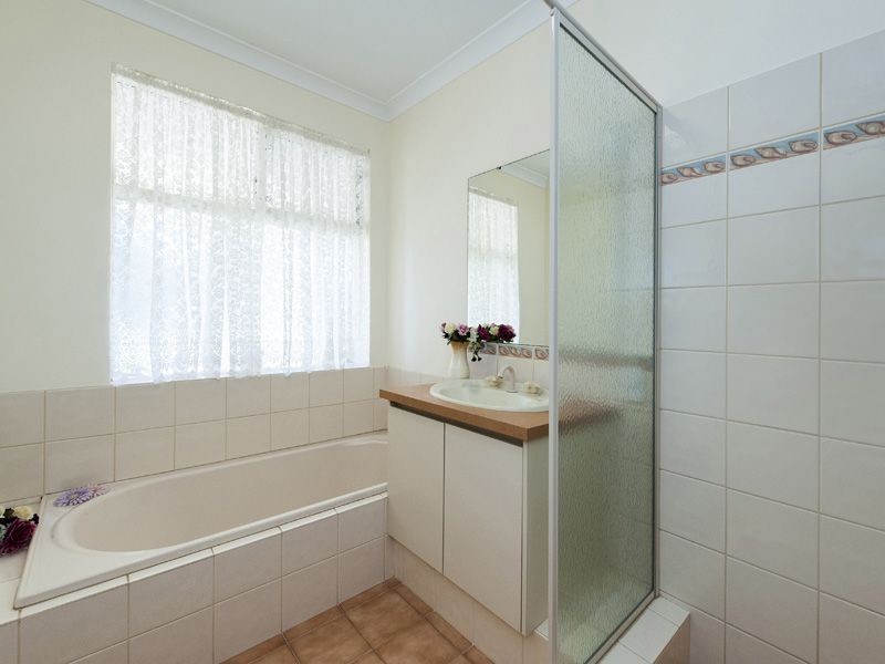 2 Quenda Close, High Wycombe WA 6057