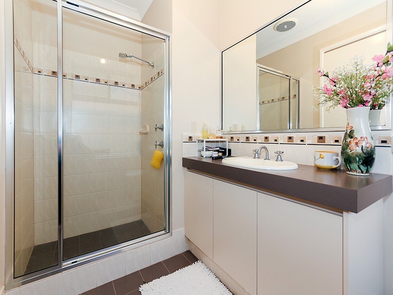 5 Jordan Place, Wattle Grove WA 6107