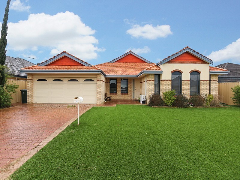 5 Jordan Place, Wattle Grove WA 6107