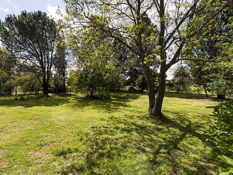 34 John Farrant Drive, Gooseberry Hill WA 6076