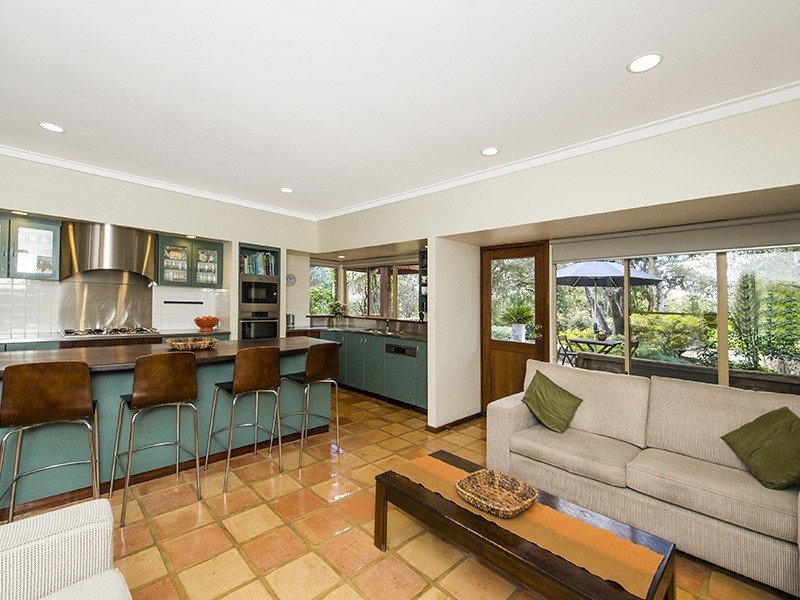 34 John Farrant Drive, Gooseberry Hill WA 6076