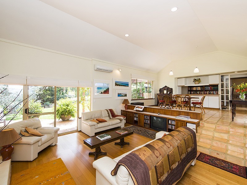 34 John Farrant Drive, Gooseberry Hill WA 6076