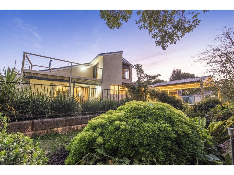 37 Carob Tree Place, Lesmurdie WA 6076