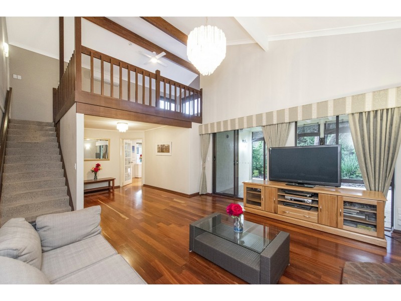 37 Carob Tree Place, Lesmurdie WA 6076