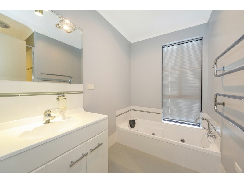 37 Carob Tree Place, Lesmurdie WA 6076