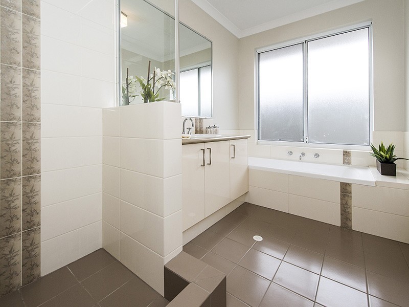 Villa 2/460 Kalamunda Road, High Wycombe WA 6057