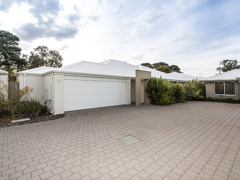 Villa 2/460 Kalamunda Road, High Wycombe WA 6057