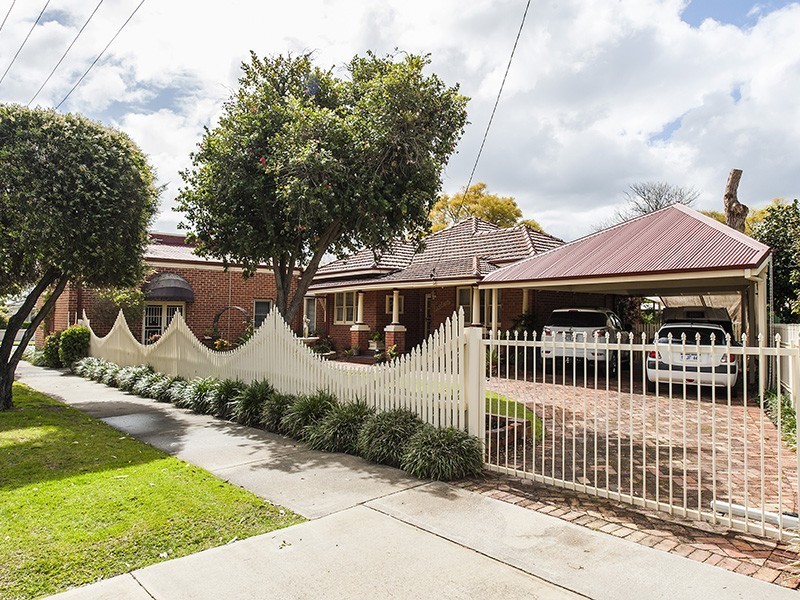 16 Third Avenue, Baskerville WA 6056