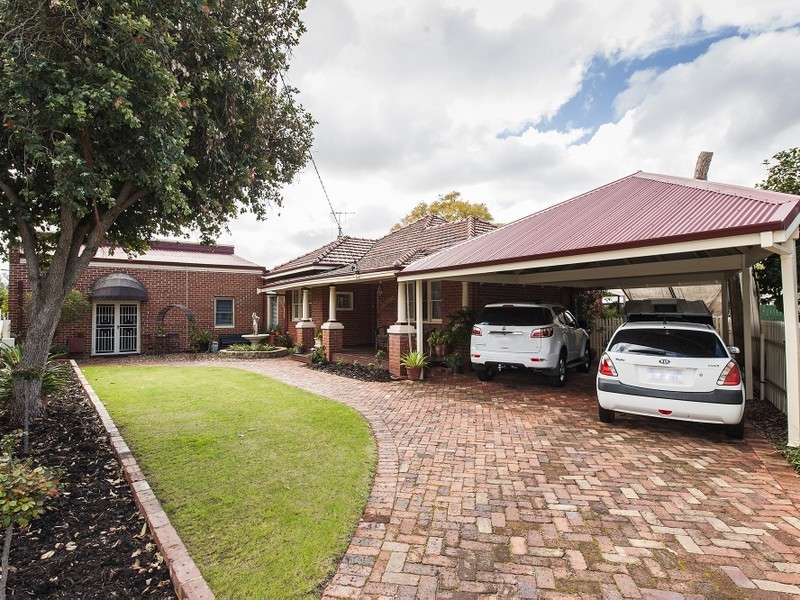 16 Third Avenue, Baskerville WA 6056