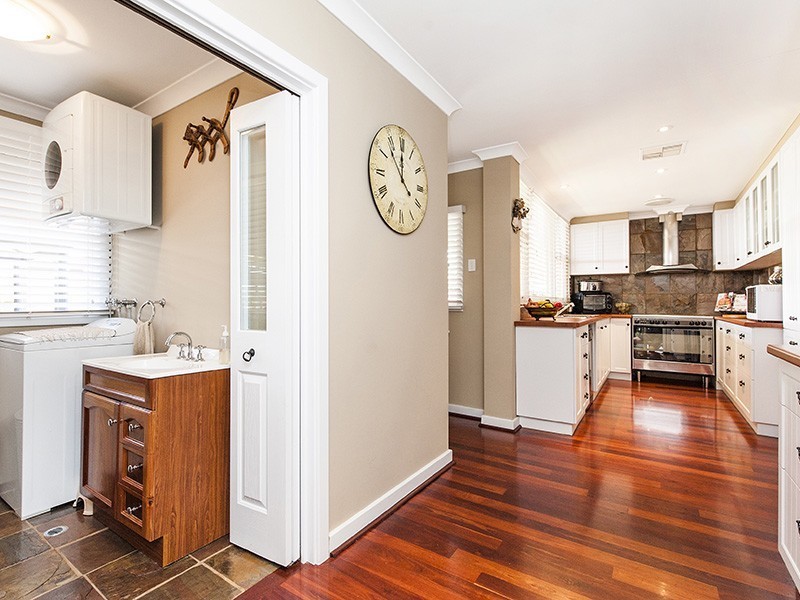 16 Third Avenue, Baskerville WA 6056