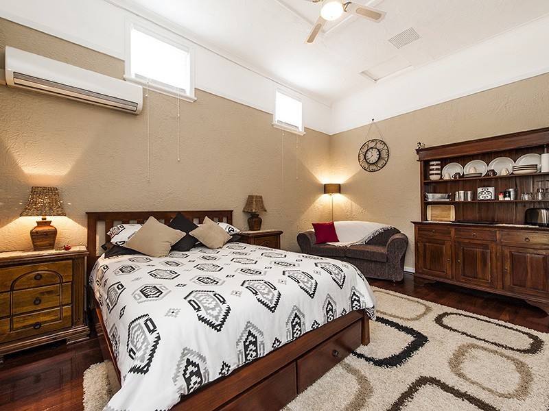 16 Third Avenue, Baskerville WA 6056