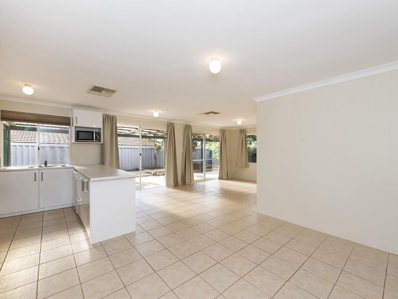 8 Munday Road, High Wycombe WA 6057