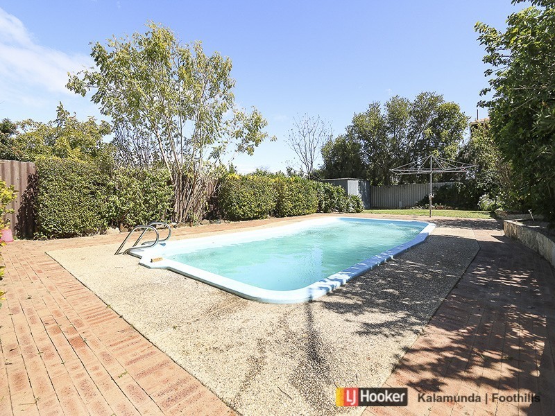 24 Cantua Way, Forrestfield WA 6058