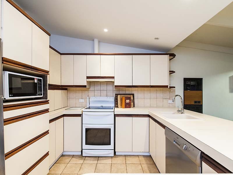 24 Sherborne Road, Gooseberry Hill WA 6076