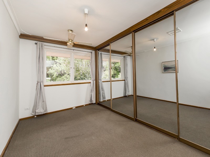 24 Gunbar Way, Kalamunda WA 6076