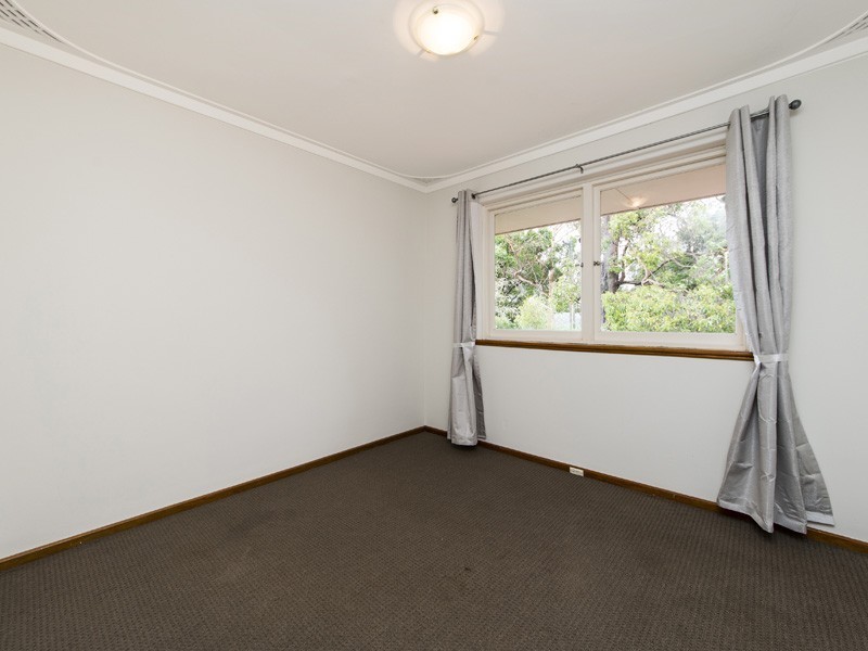 24 Gunbar Way, Kalamunda WA 6076