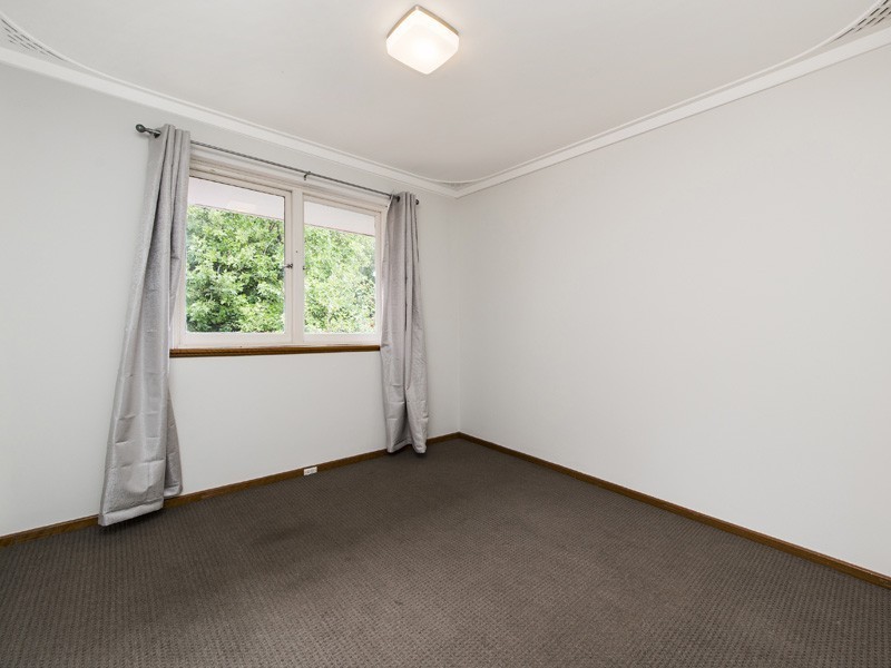 24 Gunbar Way, Kalamunda WA 6076