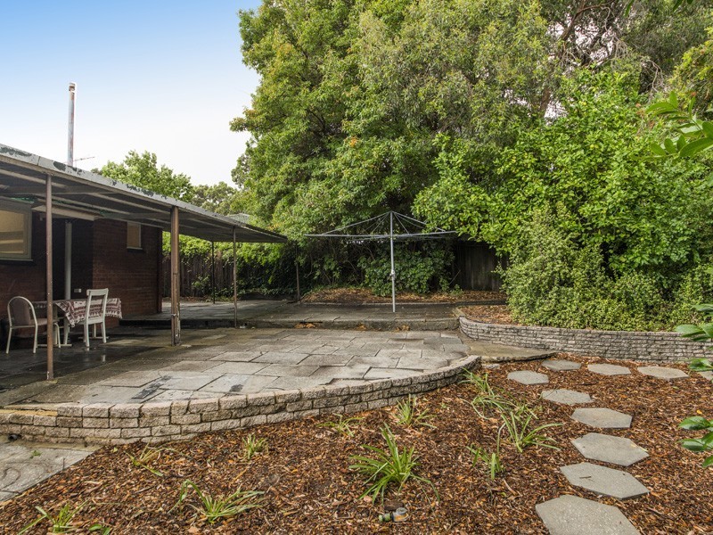 24 Gunbar Way, Kalamunda WA 6076