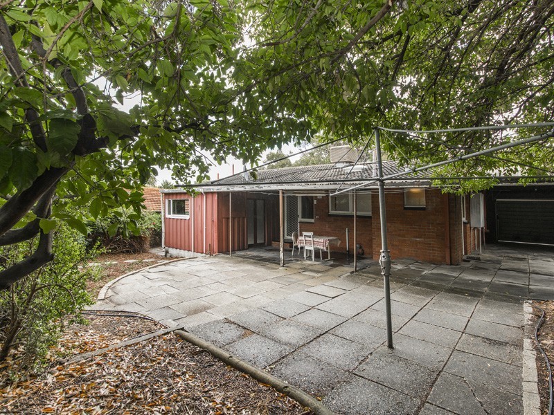 24 Gunbar Way, Kalamunda WA 6076