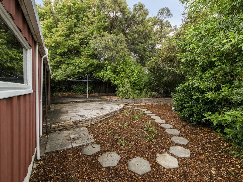 24 Gunbar Way, Kalamunda WA 6076