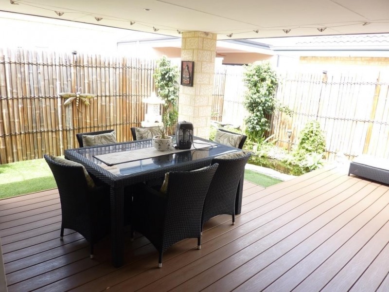 42 Lenihan Corner, Wattle Grove WA 6107