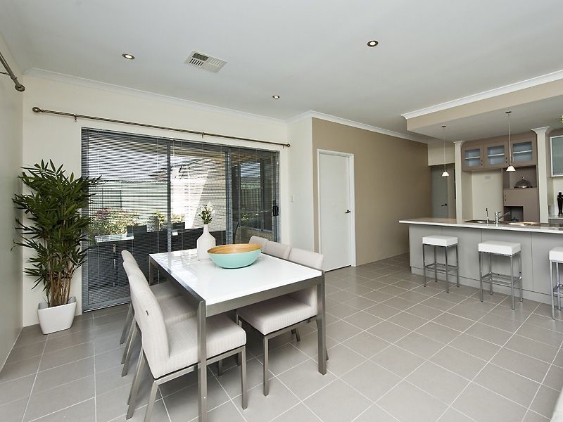 20 Belfry Way, Wattle Grove WA 6107