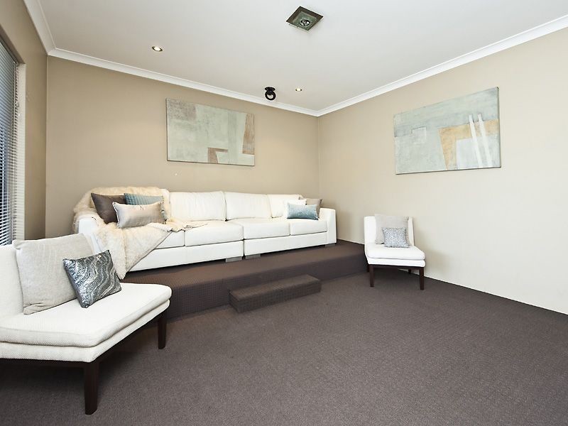 20 Belfry Way, Wattle Grove WA 6107