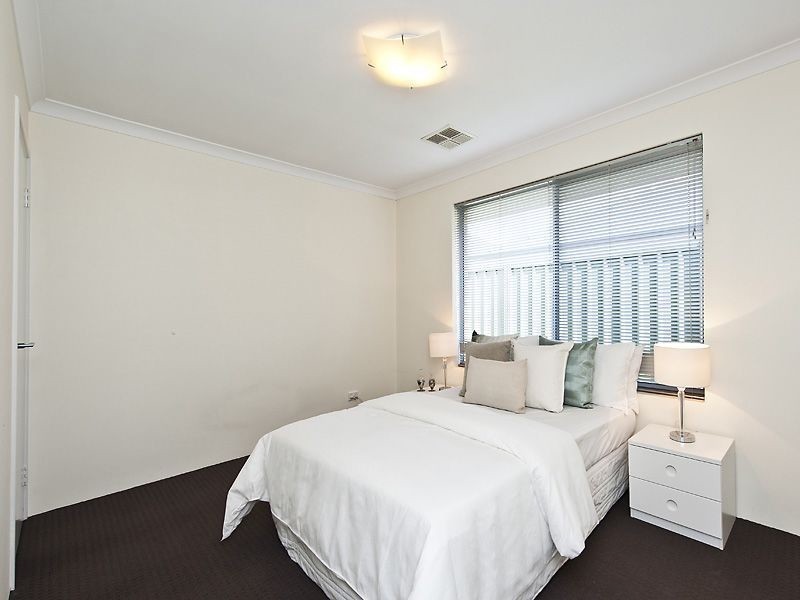 20 Belfry Way, Wattle Grove WA 6107