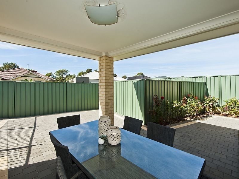 20 Belfry Way, Wattle Grove WA 6107